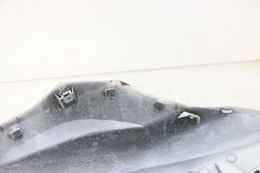 photo de LINKER TANKKAP BMW G310 R 310 (2016 - 2020) - Zoom op gebruiksstaat