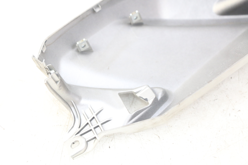 photo de LINKER TANKKAP YAMAHA MT ABS 125 (2014 - 2018) - Bevestigingspunten