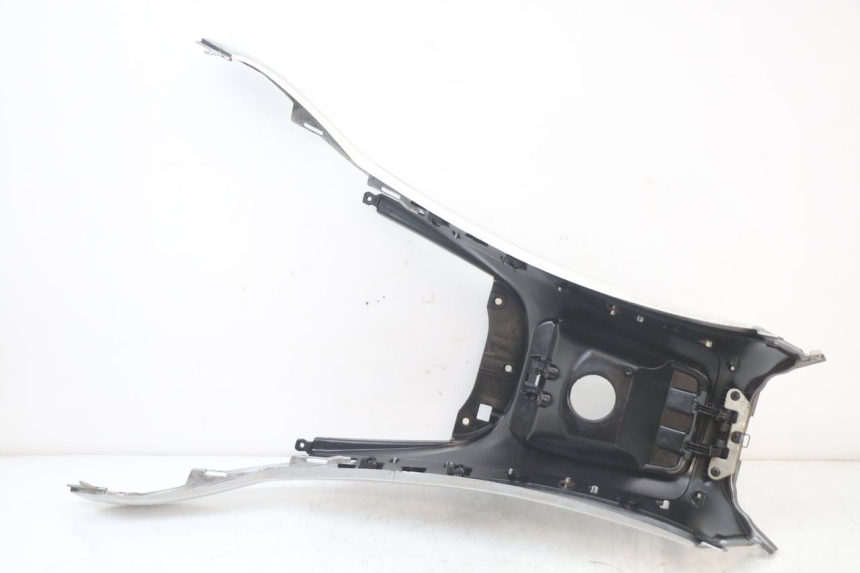 photo de TANKKUIP PIAGGIO MP3 LT 400 (2007 - 2012) - Bevestigingspunten