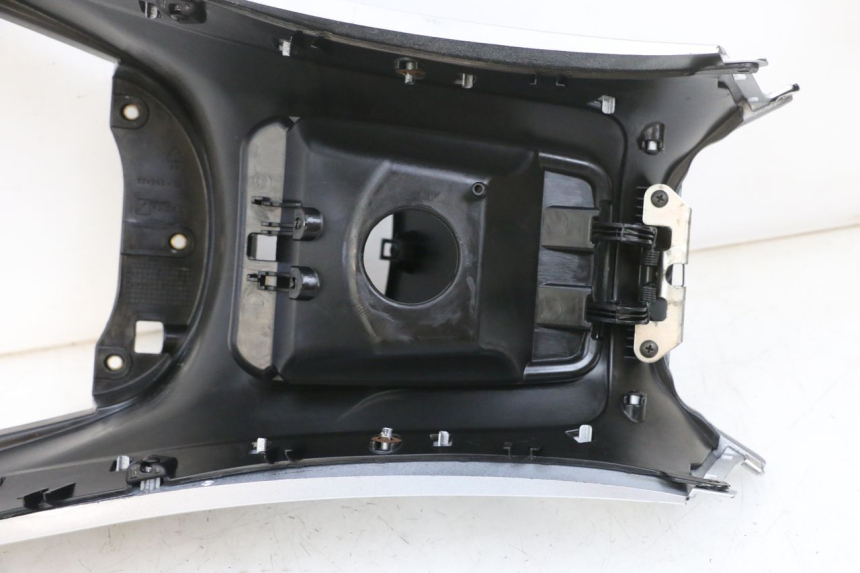 photo de TANKKUIP PIAGGIO MP3 RL 250 (2006 - 2010) - Technische close-up