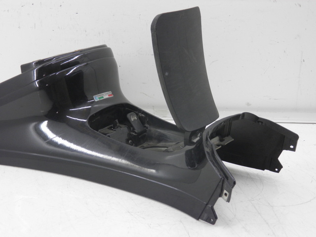 photo de TANKKUIP PIAGGIO XEVO - X EVO 125 (2010 - 2015) - Detail van het onderdeel