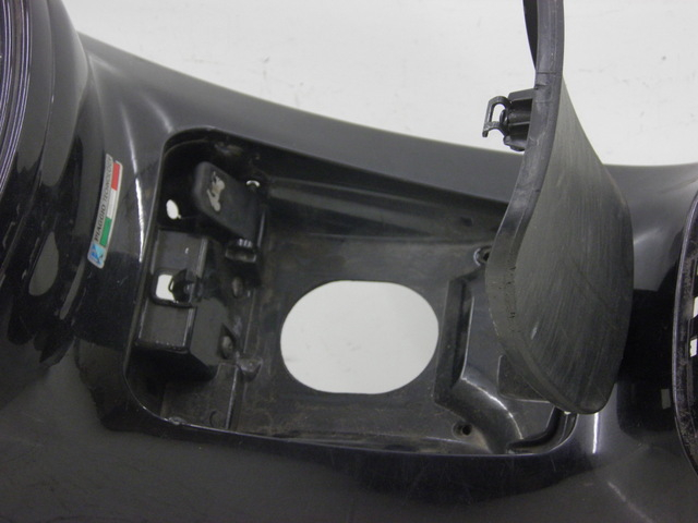 photo de TANKKUIP PIAGGIO XEVO - X EVO 125 (2010 - 2015) - Bevestigingspunten