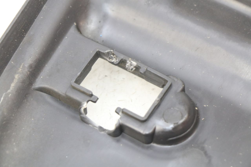 photo de TANKKUIP SUZUKI SIXTEEN 125 (2008 - 2010) - Zoom op gebruiksstaat