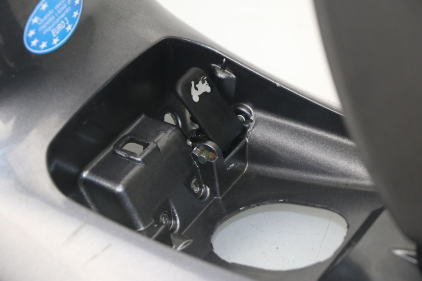 photo de TANKKUIP PIAGGIO X8 400 (2006 - 2007) - Technische close-up