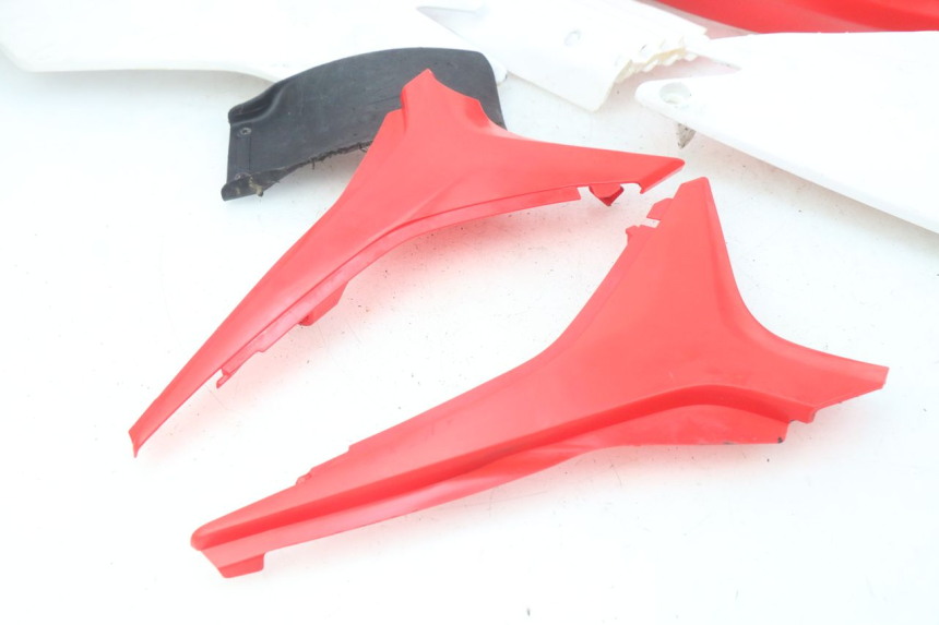 photo de VOLLEDIGE BEHUIZINGSET HONDA CRF 250 (2013 - 2016) - Alternatieve hoek