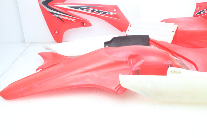 photo de VOLLEDIGE BEHUIZINGSET HONDA CRF 250 (2013 - 2016) - Technische close-up