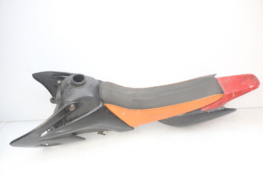 photo de VOLLEDIGE BEHUIZINGSET CCR DIRT BIKE 110 - Zoom op componenten