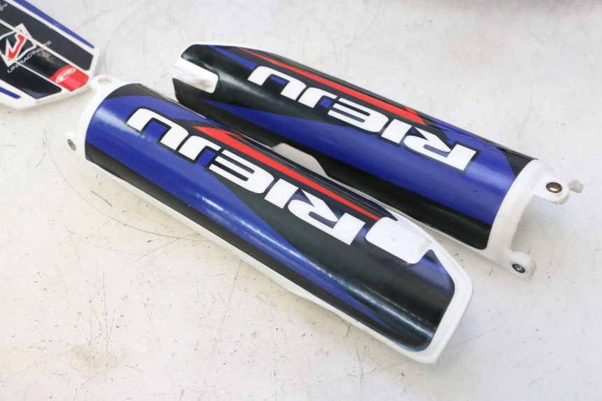 photo de VOLLEDIGE BEPLATING RIEJU MRT PRO SUPERMOTARD 50 (2007 - 2018) - Detail van het onderdeel