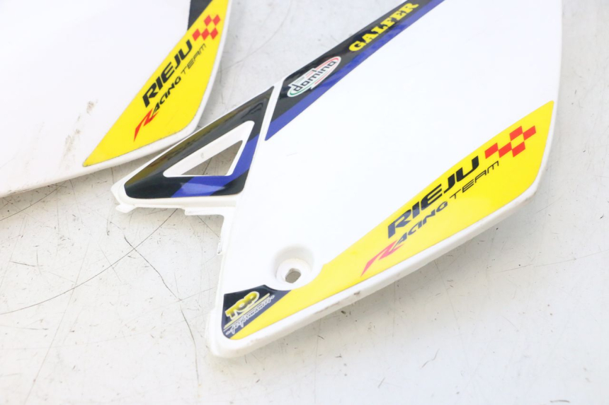 photo de VOLLEDIGE BEPLATING RIEJU MRT PRO SUPERMOTARD 50 (2007 - 2018) - Zoom op kwaliteit