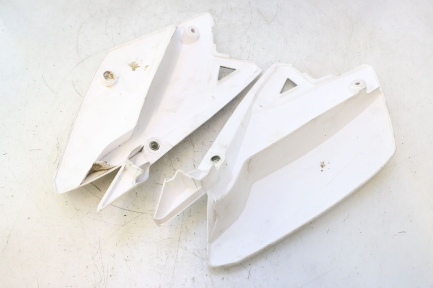 photo de VOLLEDIGE BEPLATING RIEJU MRT PRO SUPERMOTARD 50 (2007 - 2018) - Hoofdaanzicht