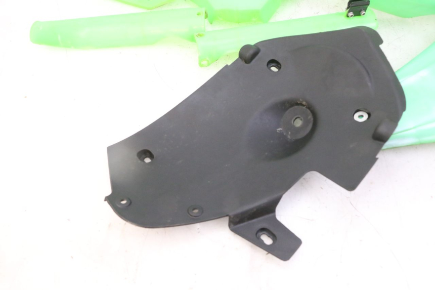 photo de VOLLEDIGE BEHUIZINGSET APOLLO RXF 125 - Focus op structuur