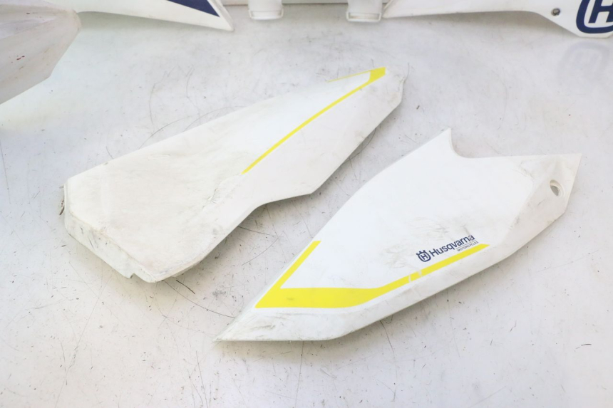 photo de VOLLEDIGE BEPLATING HUSABERG TE 250 (2011 - 2014) - Kenmerkende details