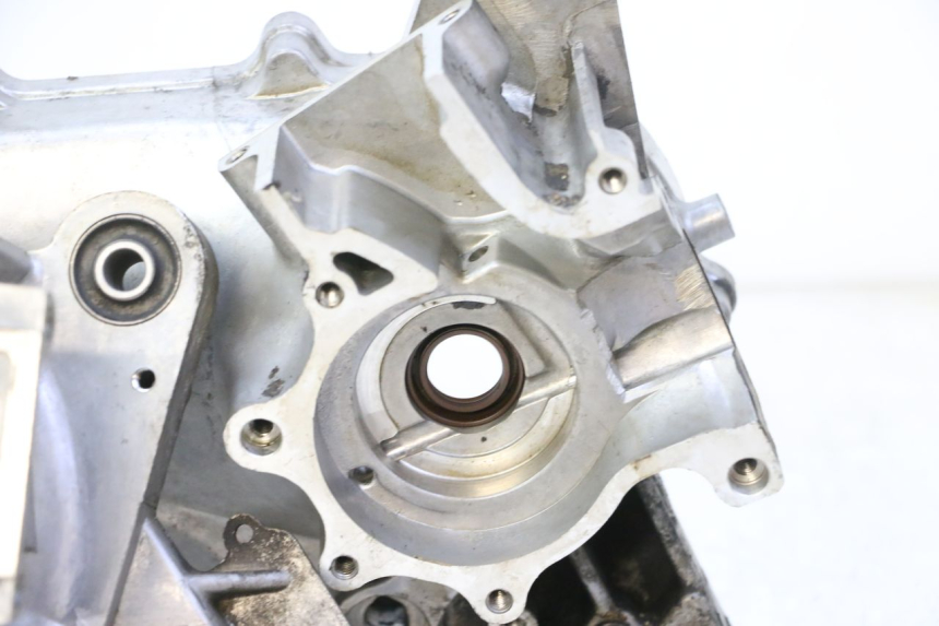 photo de ONDERKANT MOTORBLOK KYMCO AGILITY NAKED RENOUVO 2T 50 (2011 - 2018) - Detailaanzicht