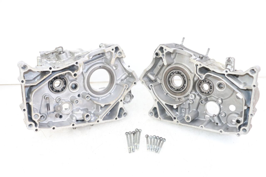 photo de ONDERKANT MOTORBLOK HYOSUNG GV AQUILA 125 (2000 - 2009) - Detail van het onderdeel
