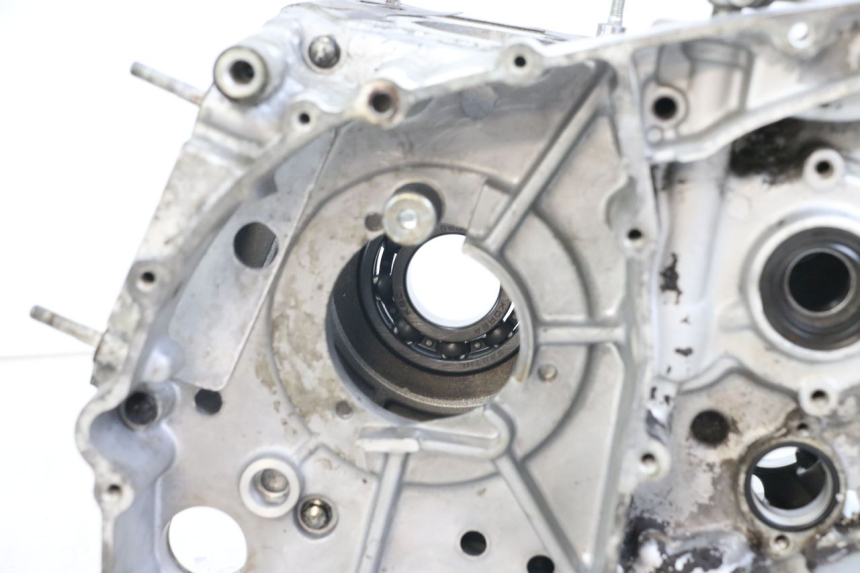 photo de ONDERKANT MOTORBLOK HYOSUNG GV AQUILA 125 (2000 - 2009) - Kenmerkende details