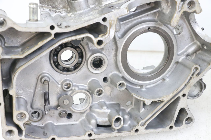 photo de ONDERKANT MOTORBLOK HYOSUNG GV AQUILA 125 (2000 - 2009) - Detailaanzicht