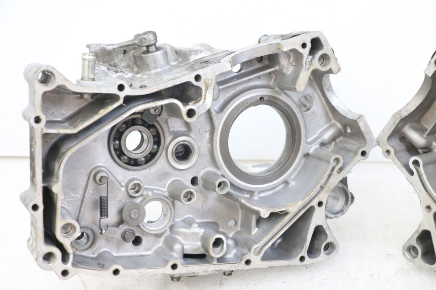 photo de ONDERKANT MOTORBLOK HYOSUNG GV AQUILA 125 (2000 - 2009) - Alternatieve hoek