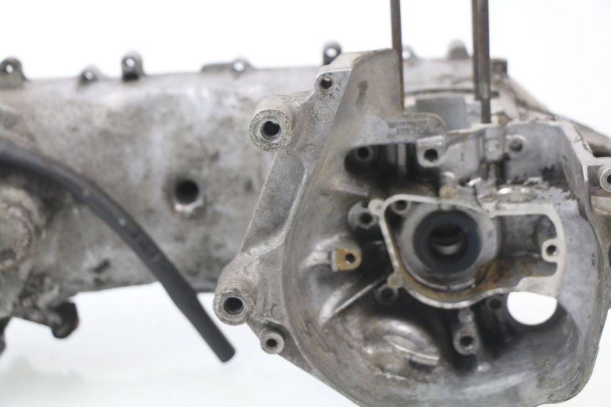 photo de ONDERKANT MOTORBLOK MBK BOOSTER ROCKET 50 (1995 - 1998) - Focus op structuur