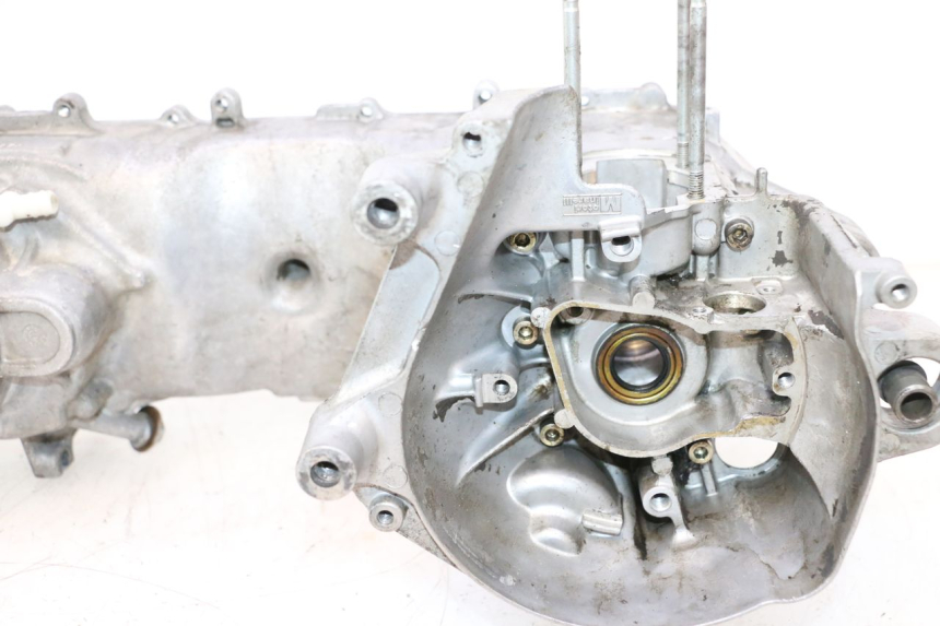photo de ONDERSTE MOTORKAST MBK BOOSTER ROCKET 50 (2004 - 2016) - Kenmerkende details