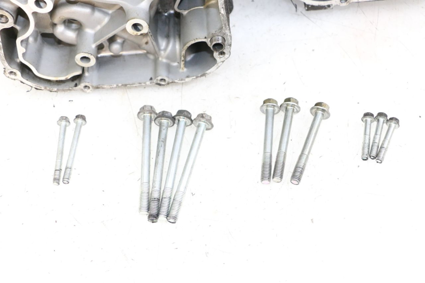 photo de ONDERKANT MOTORBLOK SUZUKI BURGMAN 125 (2007 - 2014) - Productaanzicht