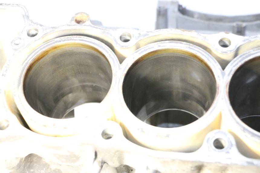 photo de ONDERKANT MOTORBLOK HONDA CBR RR FIREBLADE 900 (1992 - 1994) - Kenmerkende details