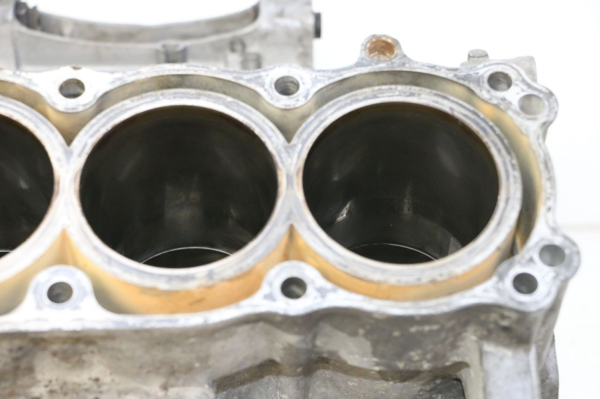 photo de ONDERKANT MOTORBLOK HONDA CBR RR FIREBLADE 900 (1992 - 1994) - Zoom op componenten