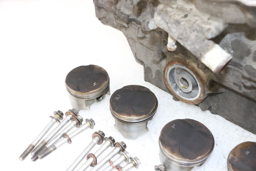 photo de ONDERKANT MOTORBLOK HONDA CBR RR FIREBLADE 900 (1992 - 1994) - Zoom op gebruiksstaat