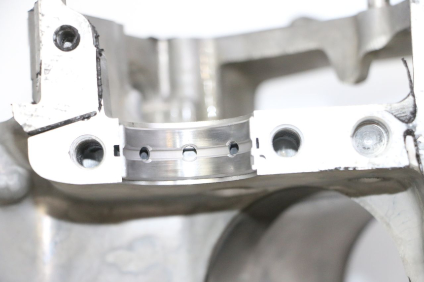 photo de ONDERKANT MOTORBLOK HONDA CBR RR FIREBLADE 900 (1992 - 1994) - Focus op structuur