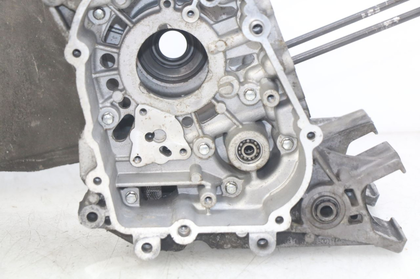 photo de ONDERKANT MOTORBLOK PEUGEOT CITYSTAR 125 (2011 - 2017) - Zoom op componenten