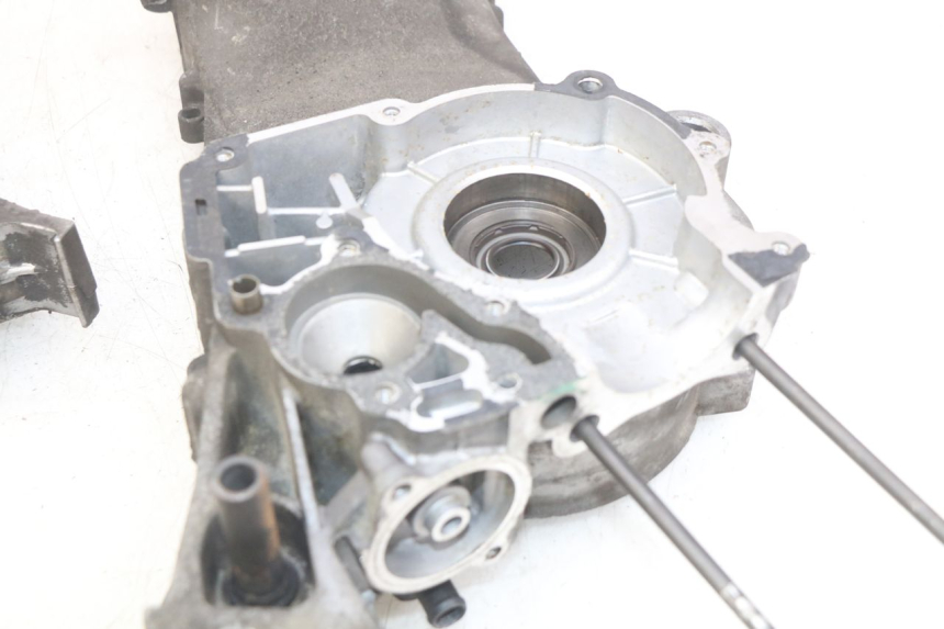 photo de ONDERKANT MOTORBLOK PEUGEOT CITYSTAR 125 (2011 - 2017) - Visuele inspectie