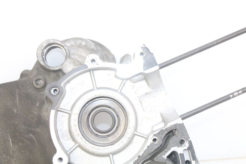 photo de ONDERKANT MOTORBLOK PEUGEOT CITYSTAR 125 (2011 - 2017) - Focus op structuur