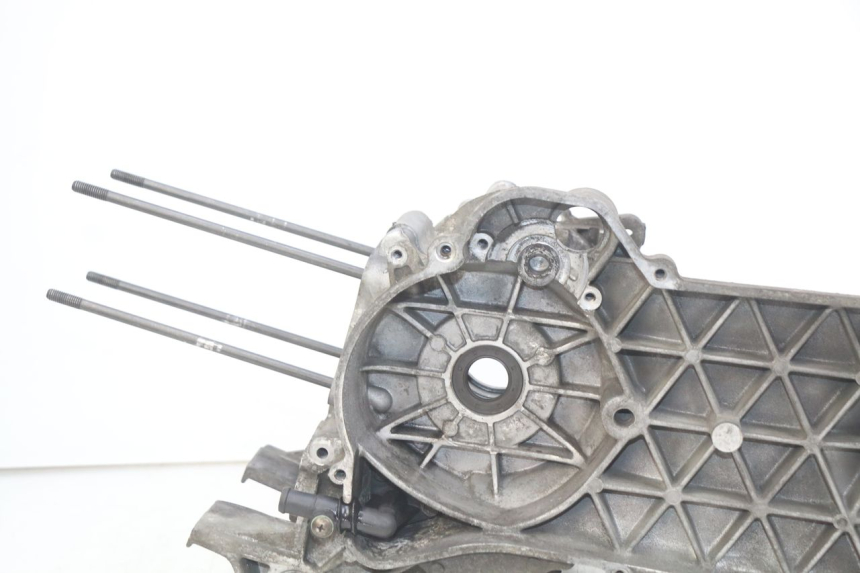 photo de ONDERKANT MOTORBLOK PEUGEOT CITYSTAR 125 (2011 - 2017) - Staat van het oppervlak