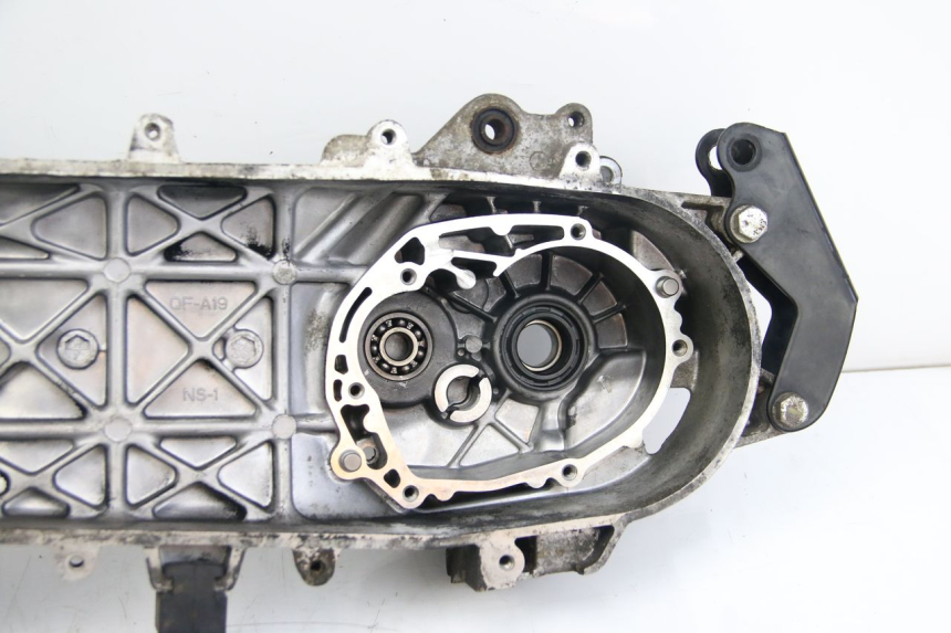 photo de ONDERKANT MOTORBLOK PEUGEOT CITYSTAR 50 (2013 - 2017) - Alternatieve hoek