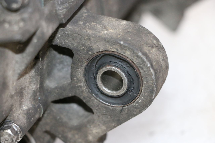 photo de ONDERKANT MOTORBLOK SYM CROX 4T 50 (2016 - 2023) - Bevestigingspunten