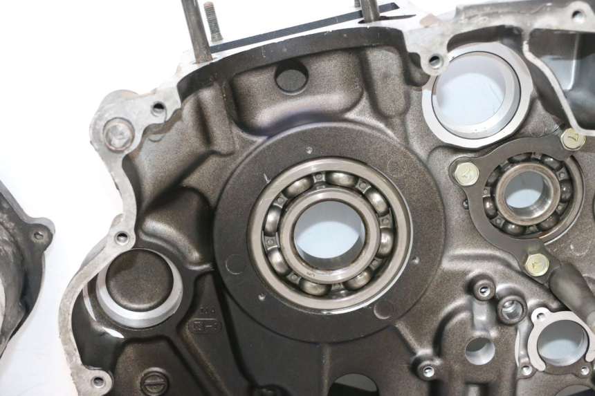 photo de ONDERSTE MOTORKAST SUZUKI DR S 600 (1985 - 1989) - Detail van het onderdeel