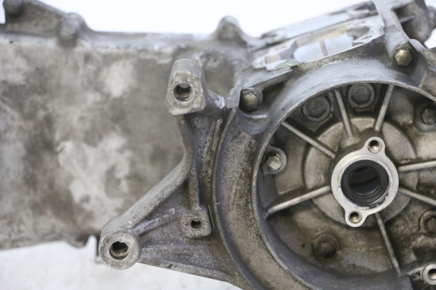 photo de ONDERKANT MOTORBLOK PEUGEOT ELYSTAR 50 (2002 - 2014) - Zoom op componenten