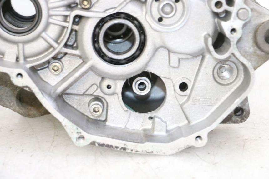 photo de ONDERKANT MOTORBLOK APRILIA ETX 125 (1998 - 2002) - Kenmerkende details