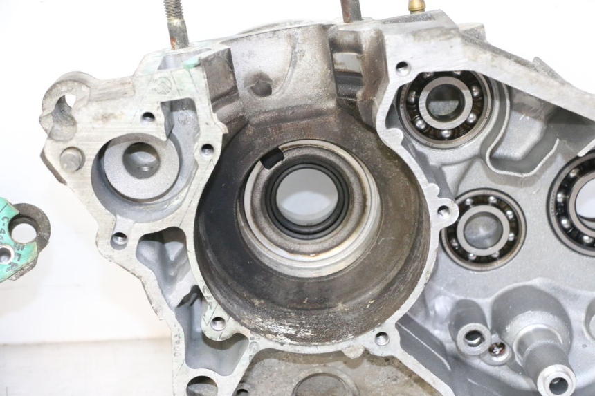 photo de ONDERKANT MOTORBLOK APRILIA ETX 125 (1998 - 2002) - Focus op structuur