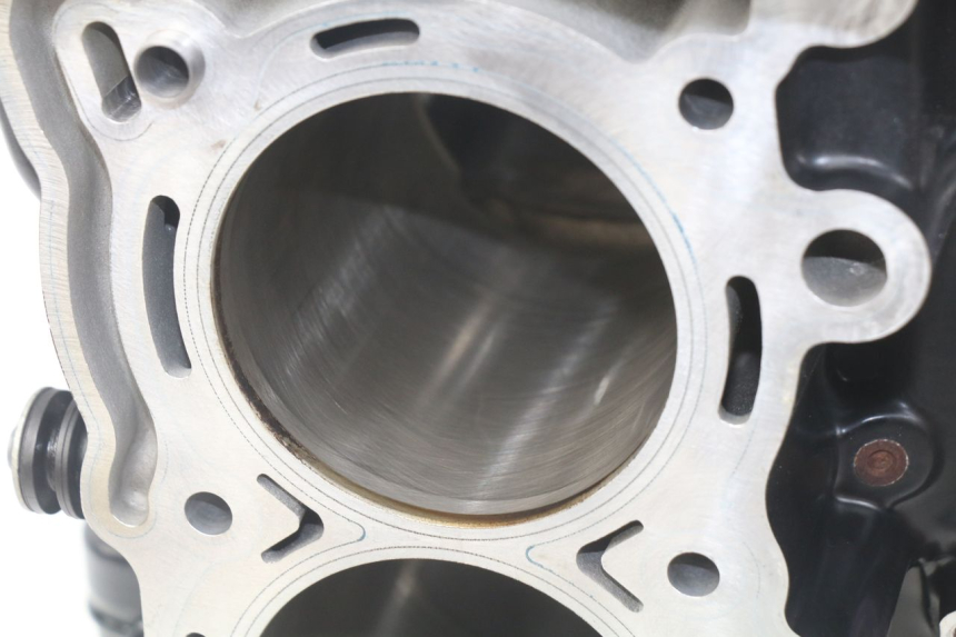 photo de ONDERKANT MOTORBLOK BMW F GS K81 850 (2018 - 2023) - Andere kijkhoek