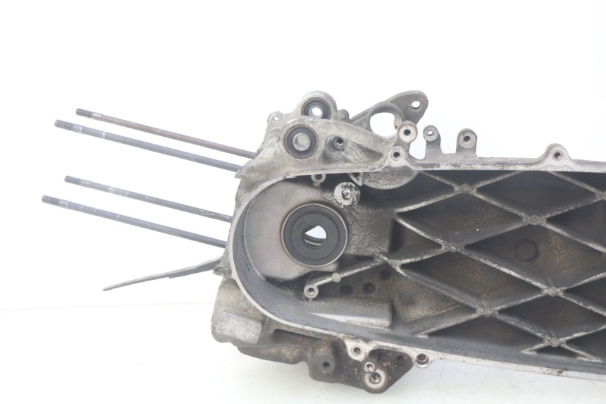 photo de ONDERKANT MOTORBLOK HONDA FES PANTHEON 125 (2003 - 2007) - Bevestigingspunten