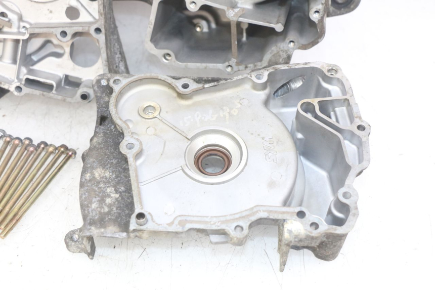 photo de ONDERKANT MOTORBLOK SYM FIDDLE 3 III 125 (2014 - 2020) - Focus op structuur