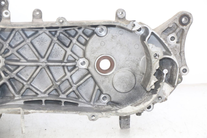 photo de ONDERKANT MOTORBLOK SYM FIDDLE 3 III 125 (2014 - 2020) - Bevestigingspunten