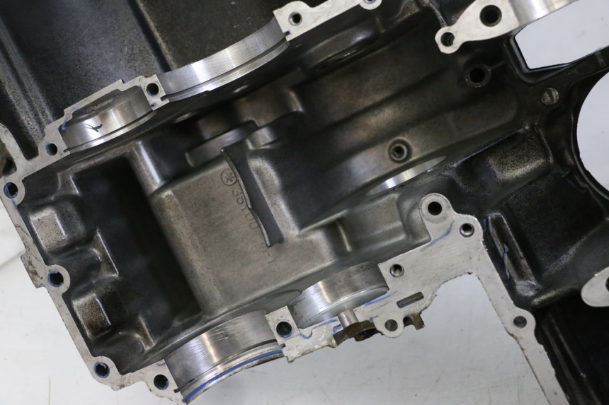 photo de ONDERKANT MOTORBLOK YAMAHA FJ 36Y 1100 (1984 - 1985) - Bevestigingspunten