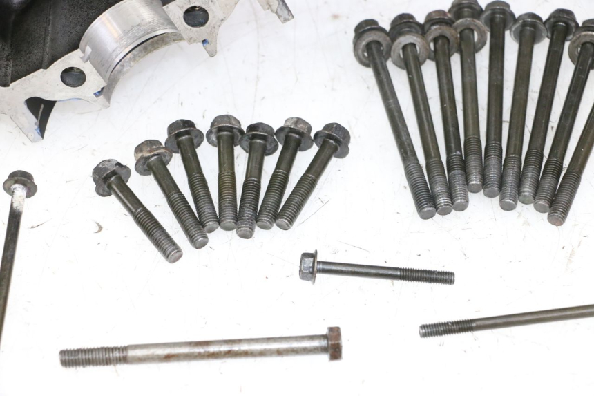 photo de ONDERKANT MOTORBLOK YAMAHA FJ 36Y 1100 (1984 - 1985) - Zoom op componenten