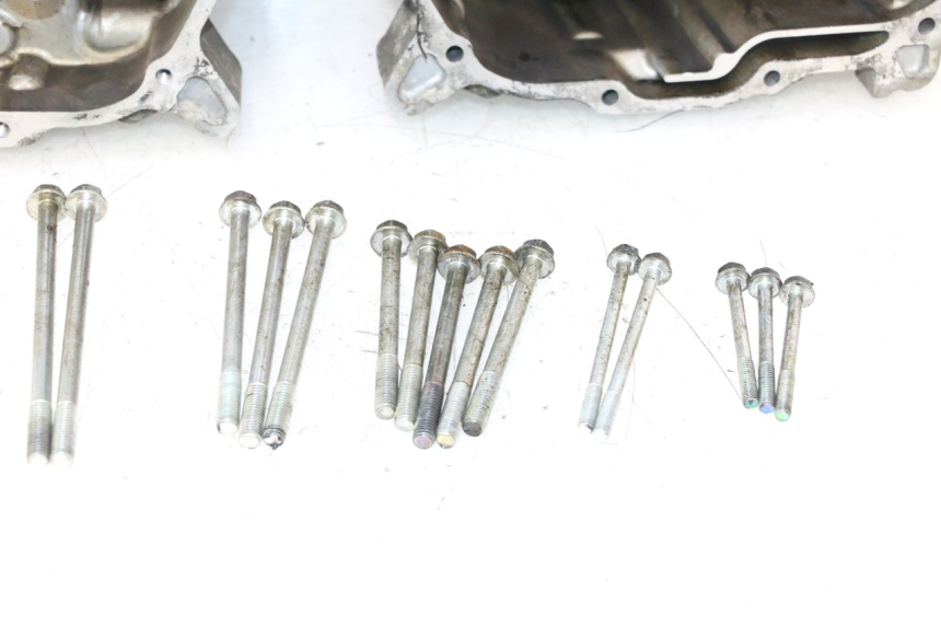 photo de ONDERKANT MOTORBLOK HONDA FJS SILVER WING SILVERWING 400 (2005 - 2008) - Detail van het onderdeel