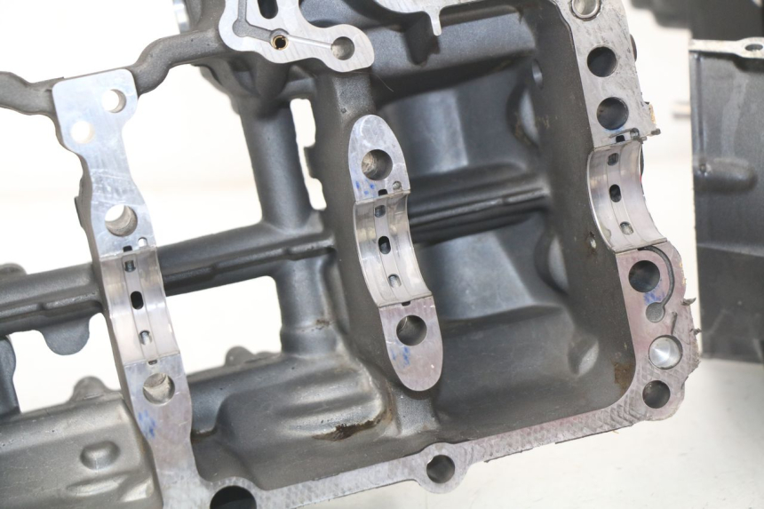 photo de ONDERKANT MOTORBLOK YAMAHA FZ8 800 (2010 - 2016) - Focus op structuur