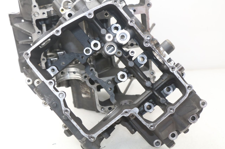 photo de ONDERKANT MOTORBLOK YAMAHA FZ8 800 (2010 - 2016) - Zoom op gebruiksstaat