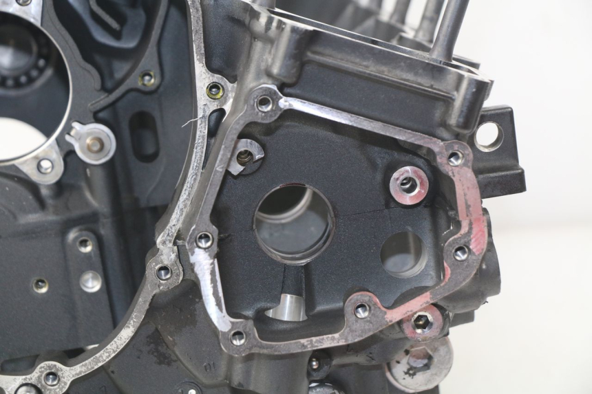 photo de ONDERKANT MOTORBLOK YAMAHA FZ8 800 (2010 - 2016) - Markeringen en referenties