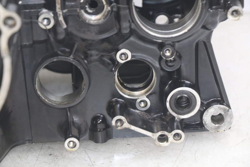 photo de ONDERKANT MOTORBLOK YAMAHA FZS FAZER 600 (1998 - 2001) - Markeringen en referenties