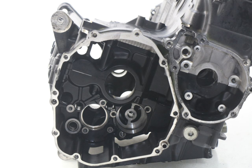 photo de ONDERKANT MOTORBLOK SUZUKI GSR 600 (2005 - 2012) - Kenmerkende details